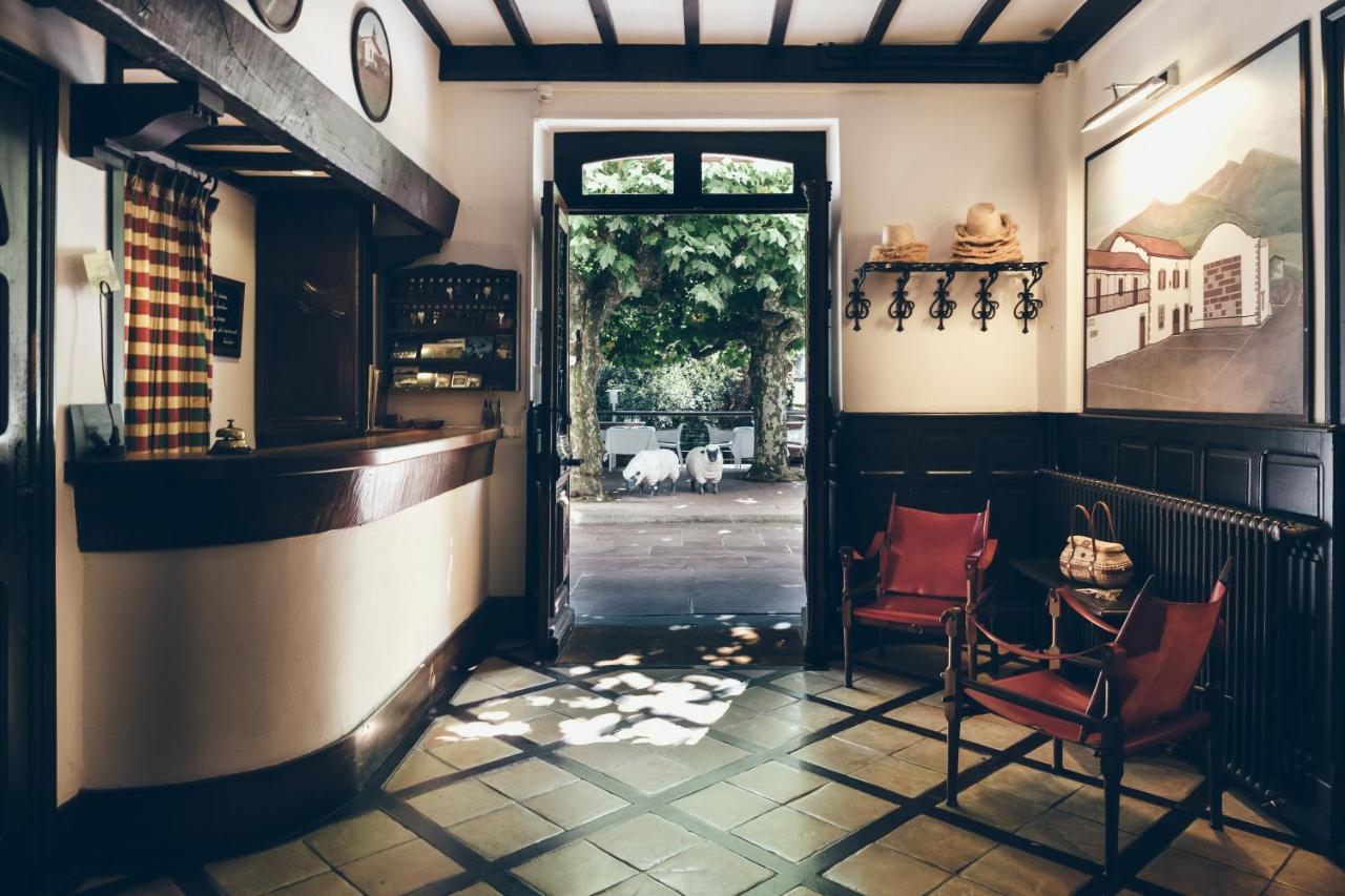 Hotel Arce Saint-Etienne-de-Baigorry Bagian luar foto
